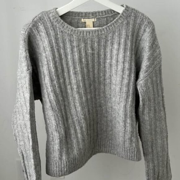 Grey sweater - Picture 1 of 4